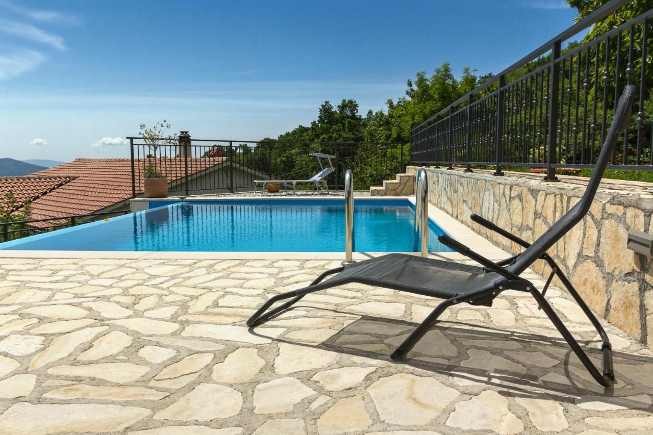 Jovich Apartments 2 Mošćenička Draga Exteriör bild